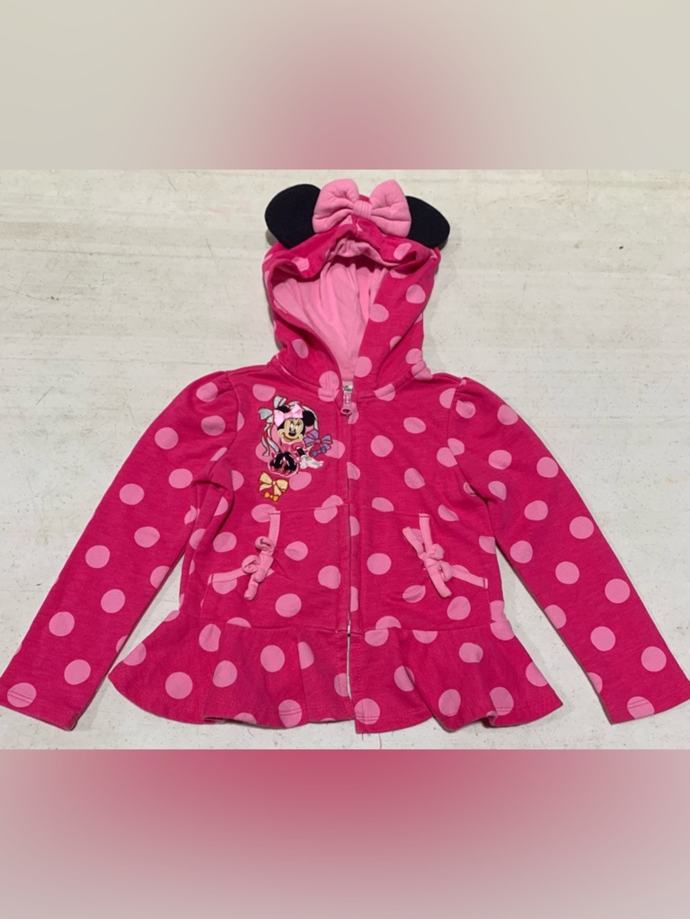 Disney Store girl size 3 Minnie Mouse full zip pink polka dot hoodie with ears